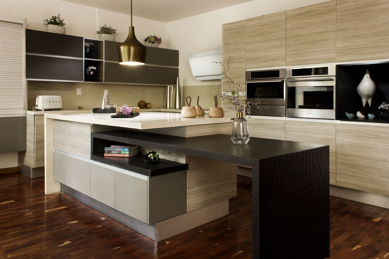 Contemporary kitchen in Mexico City featuring minimalist design and stylish decor
